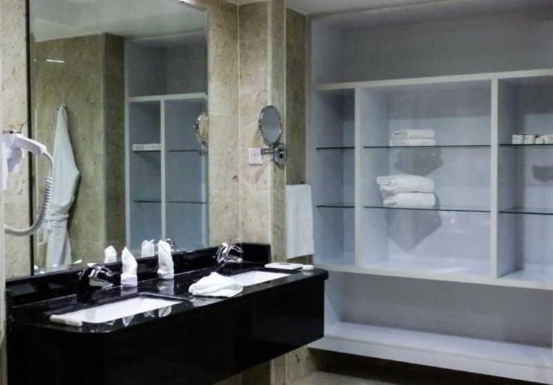 Days Inn Hotel & Suites Amman Eksteriør bilde